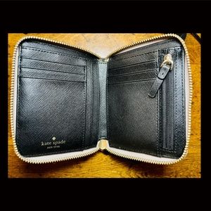 kate spade compact wallet (warm beige / black) BRAND NEW condition